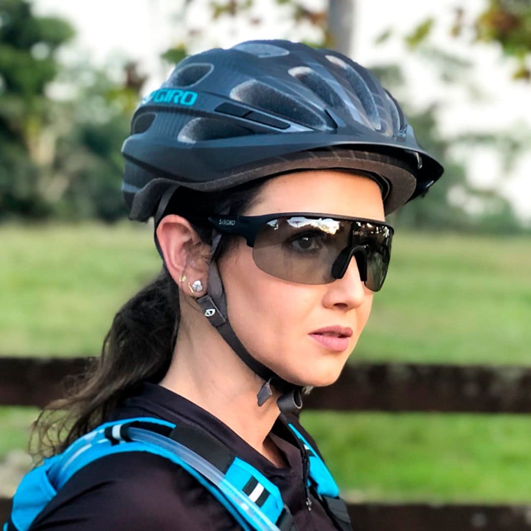 Capacete de Ciclismo Feminino Giro: "Segurança e Estilo com o Capacete de Ciclismo Feminino da Giro"